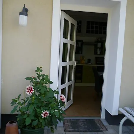 Im Neubauernweg 3 Хоппегартен