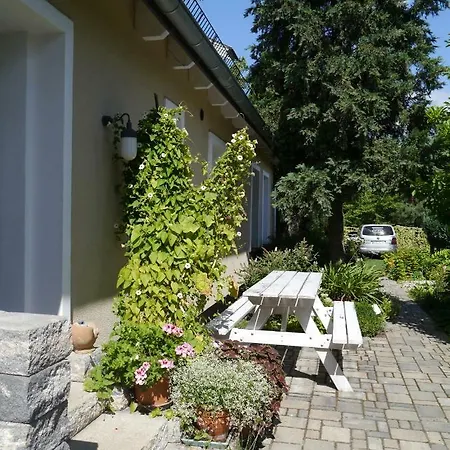 Im Neubauernweg 3 * Hoppegarten